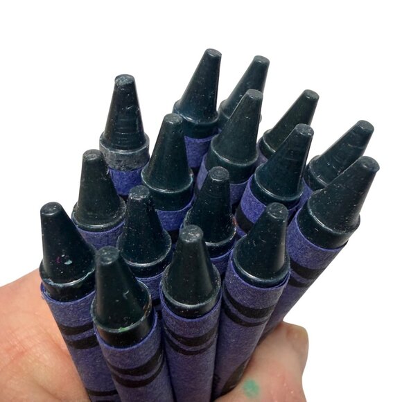 Vintage Hard to Find Crayola Midnight Blue Crayons Bulk Pack Of 16 Art Supplies - Picture 2 of 4